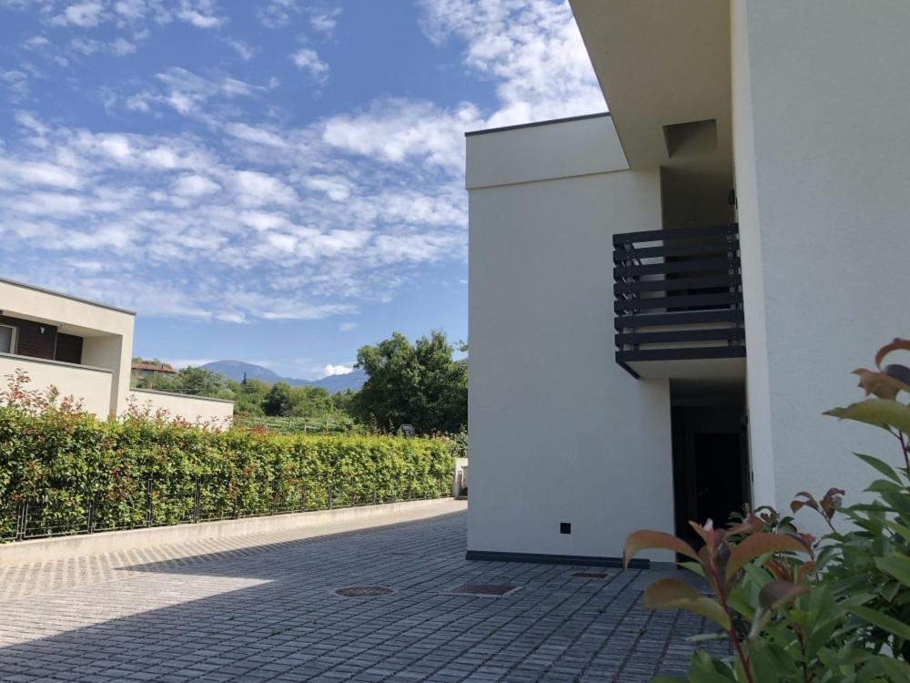 Appartamenti Moderni, Luminosi E Tranquilli Con Parcheggio Privato - Agritur La Tenuta Trient Exterior foto