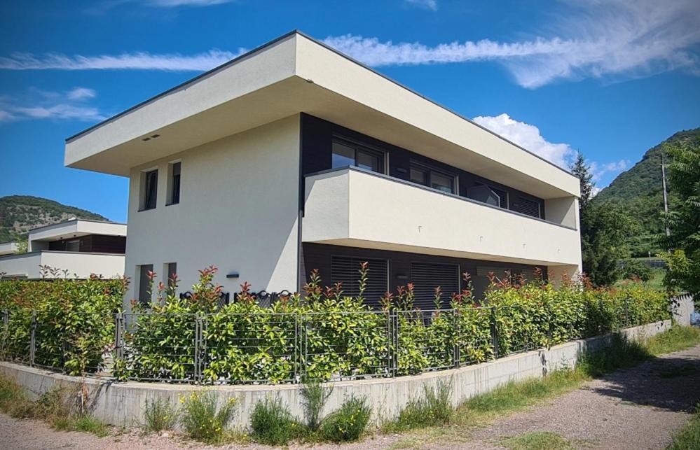 Appartamenti Moderni, Luminosi E Tranquilli Con Parcheggio Privato - Agritur La Tenuta Trient Exterior foto